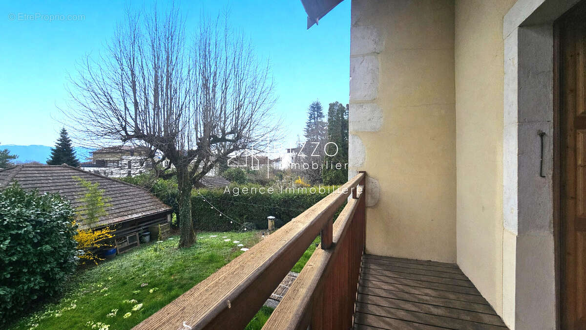 Prévessin-Moëns   Charmante maison villageoise en pierre de 220 m2 habitable, à deux pas du centre - photo 2