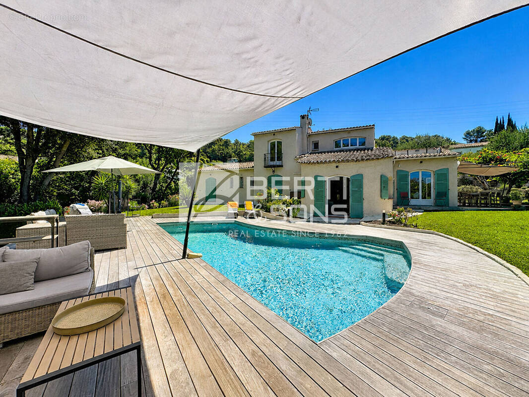 Maison à MOUGINS