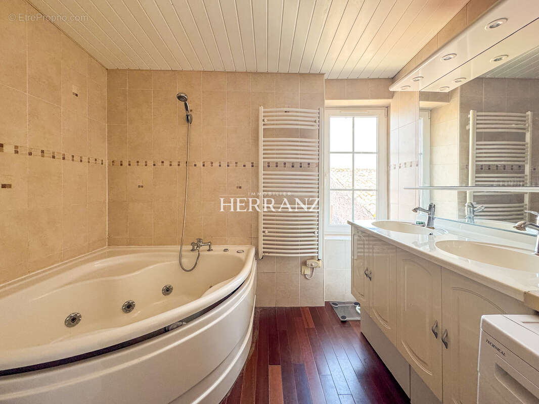 Maison en pierre avec cour   Idéal premier achat ou investissement - photo 5