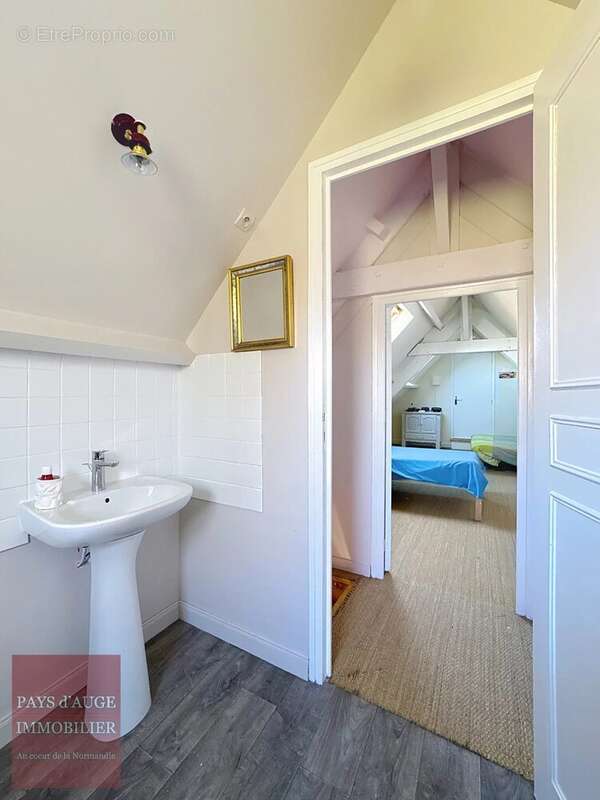 Maison à SAINT-GEORGES-EN-AUGE