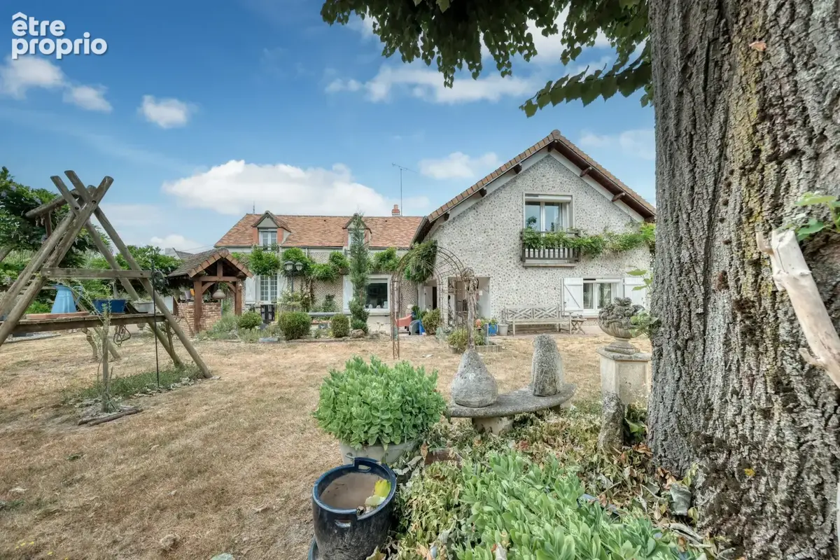 Tres belle maison ancienne de 213m2 au sol - 4 chambres - terrain arbore de 1100m2 - photo 32