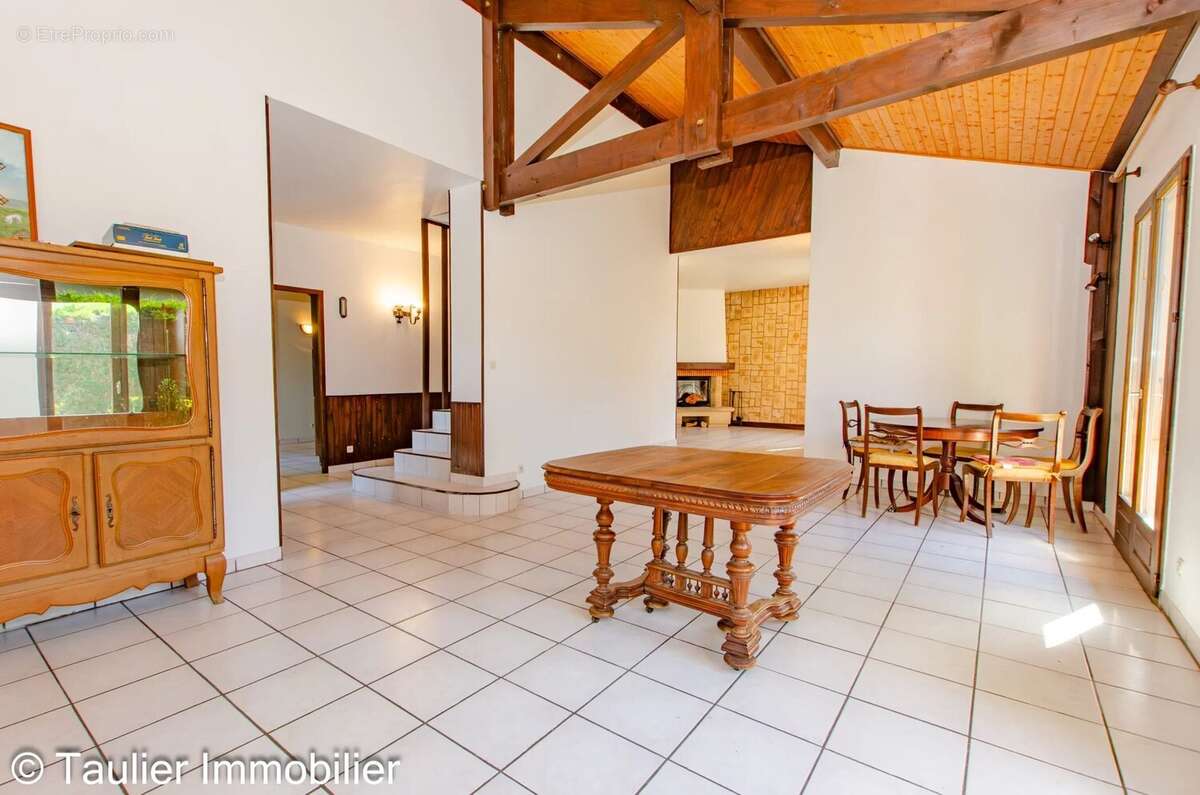 Maison à SAINT-VERAND