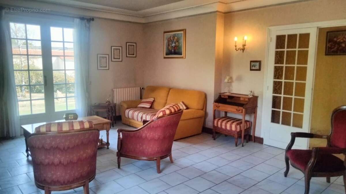 Pavillon 115m2, 2 mns de Vouillé(800m2 terrain) - photo 8