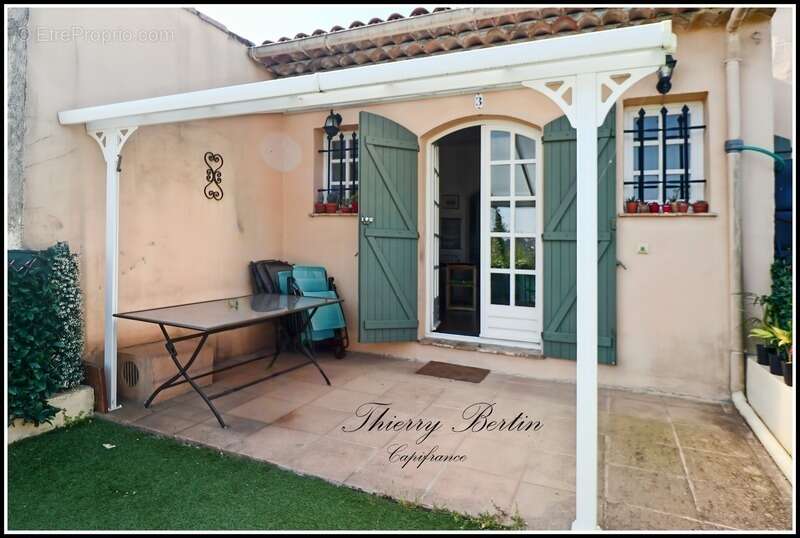 Appartement à LA COLLE-SUR-LOUP