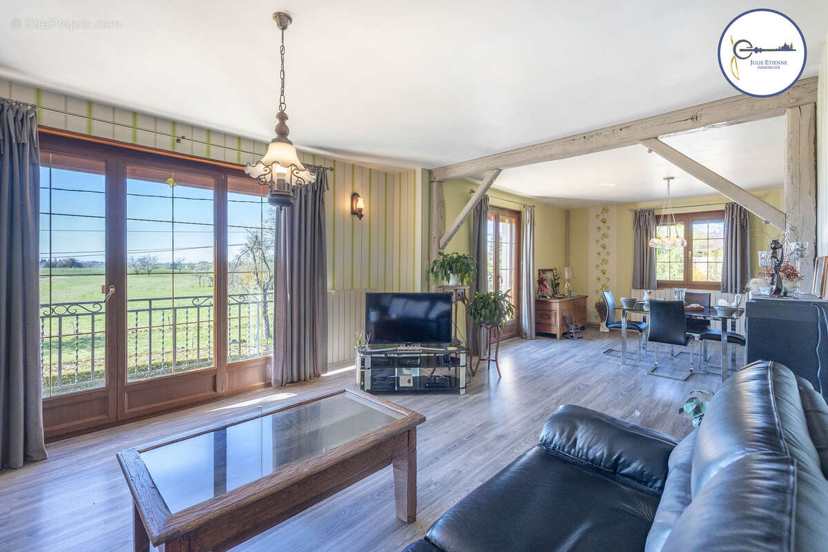 Maison à LE CLERJUS