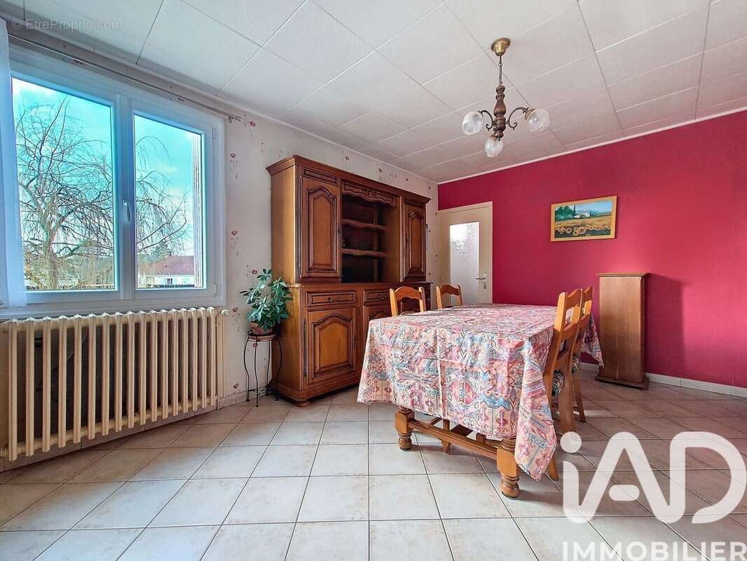 Photo 6 - Maison à VILLENEUVE-LA-GUYARD