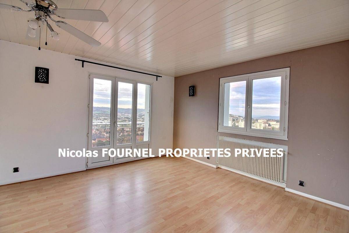 Appartement à SAINT-ETIENNE