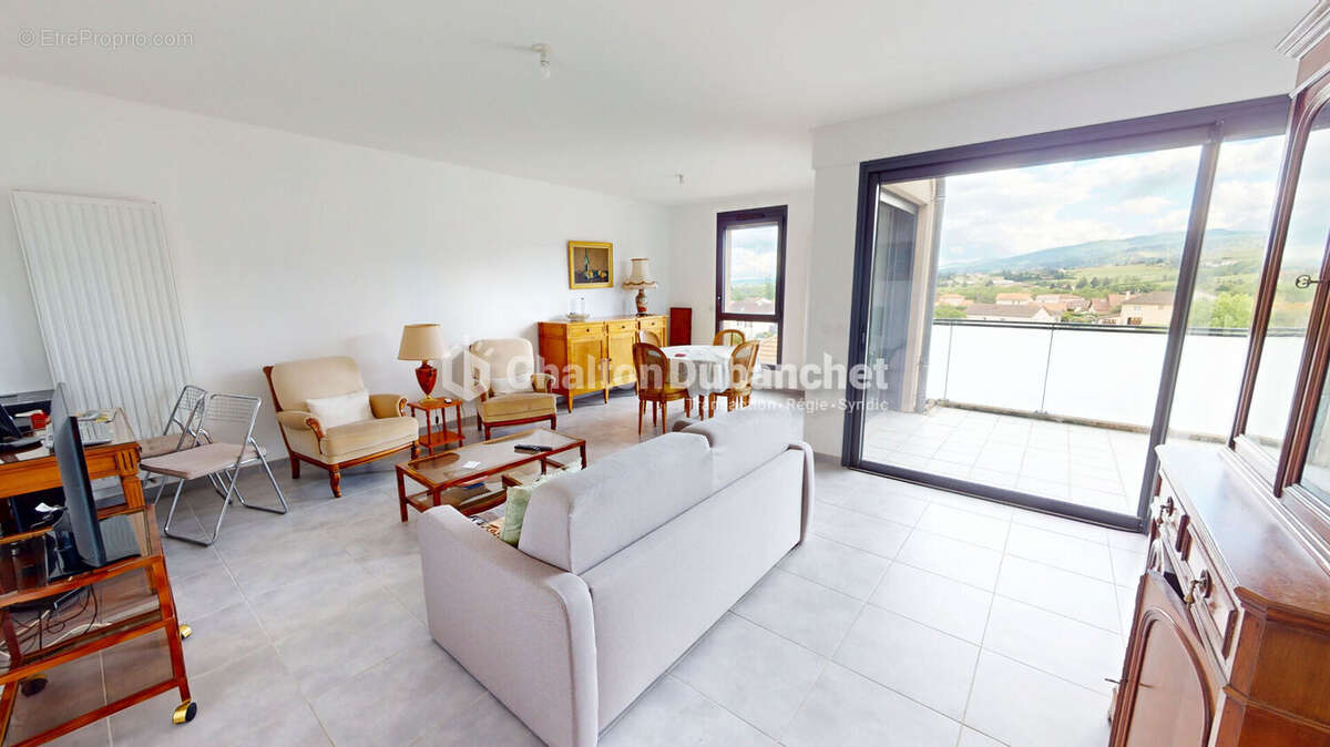 Appartement à RENAISON