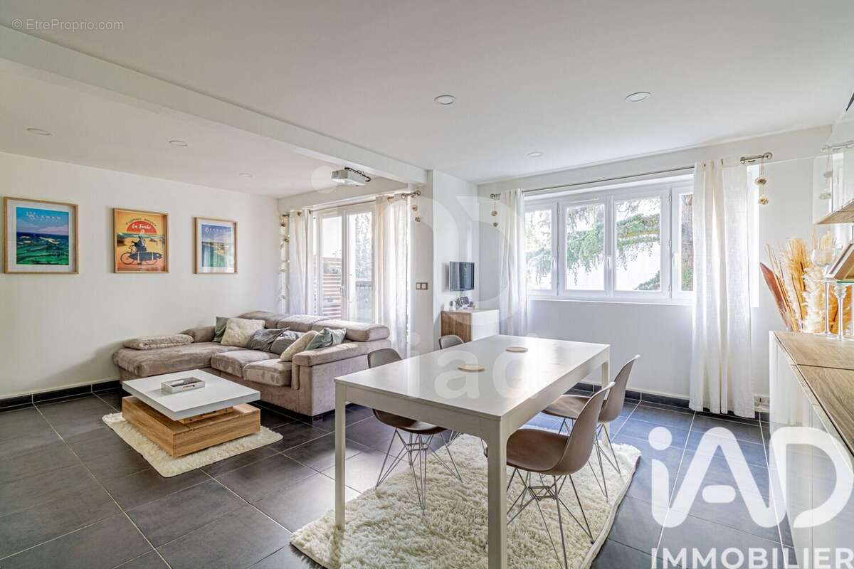 Photo 2 - Appartement à CHILLY-MAZARIN