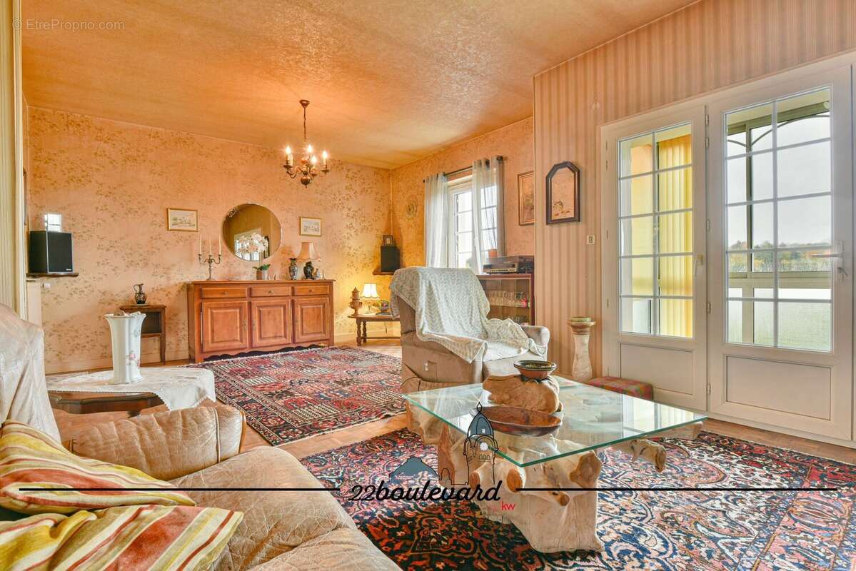 Maison à SAINT-YRIEIX-LA-PERCHE