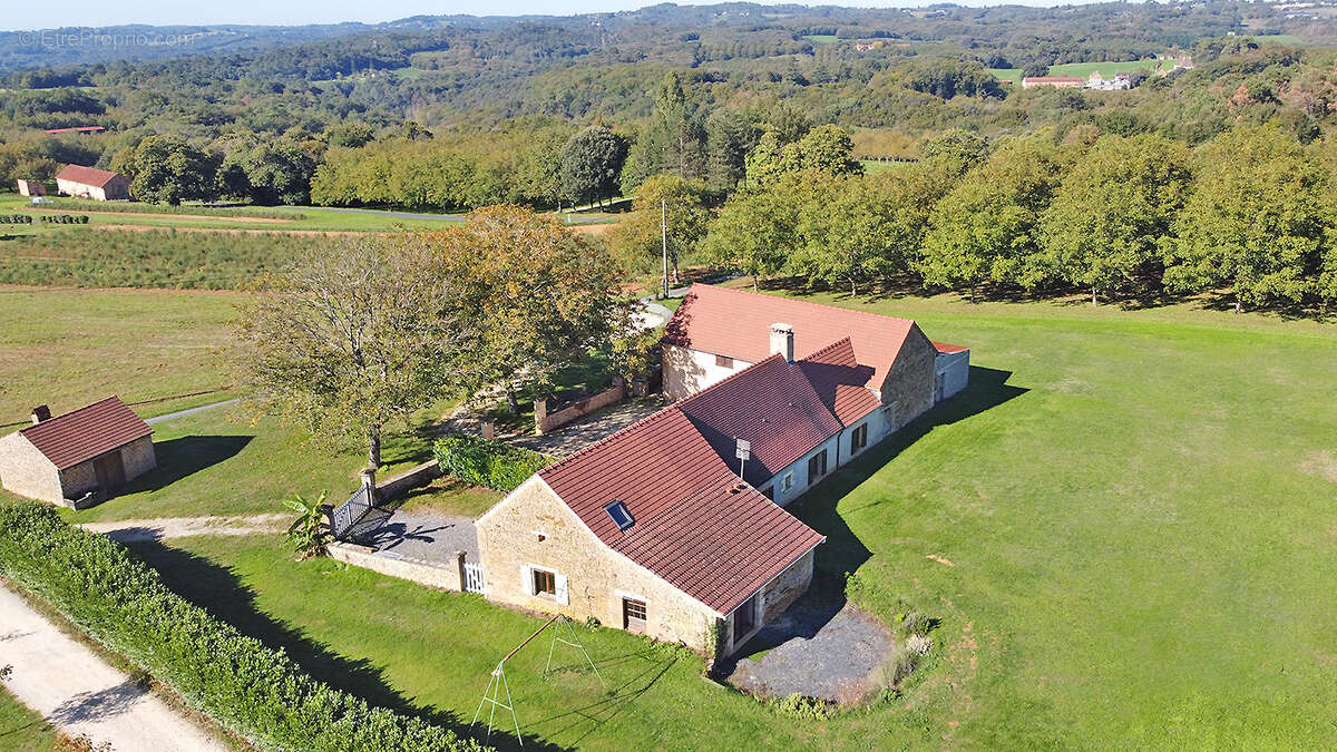 Maison à SAINT-CREPIN-ET-CARLUCET