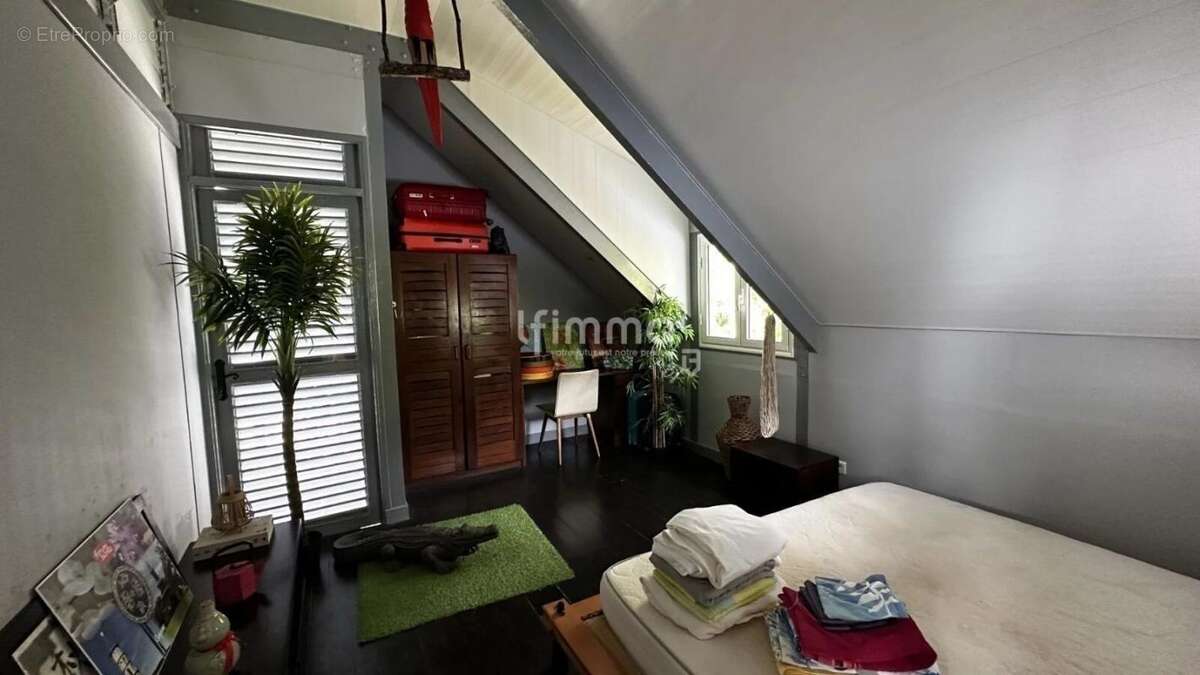 Maison à REMIRE-MONTJOLY