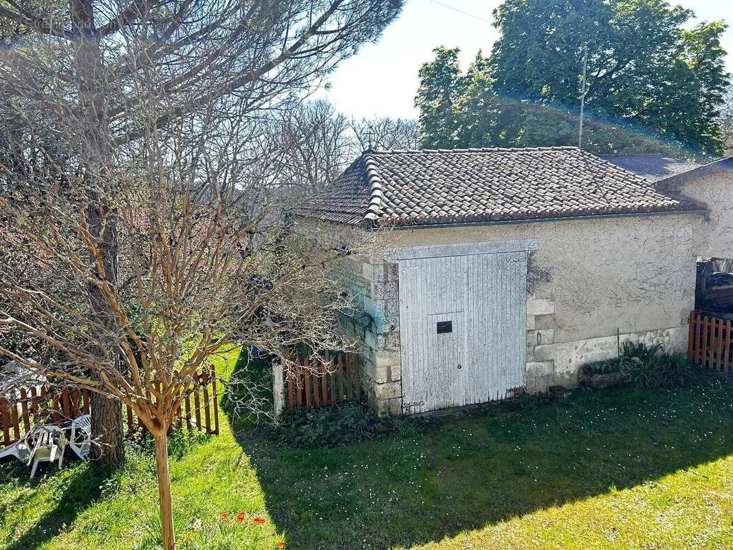 Deux maisons dans un village paisible - photo 16