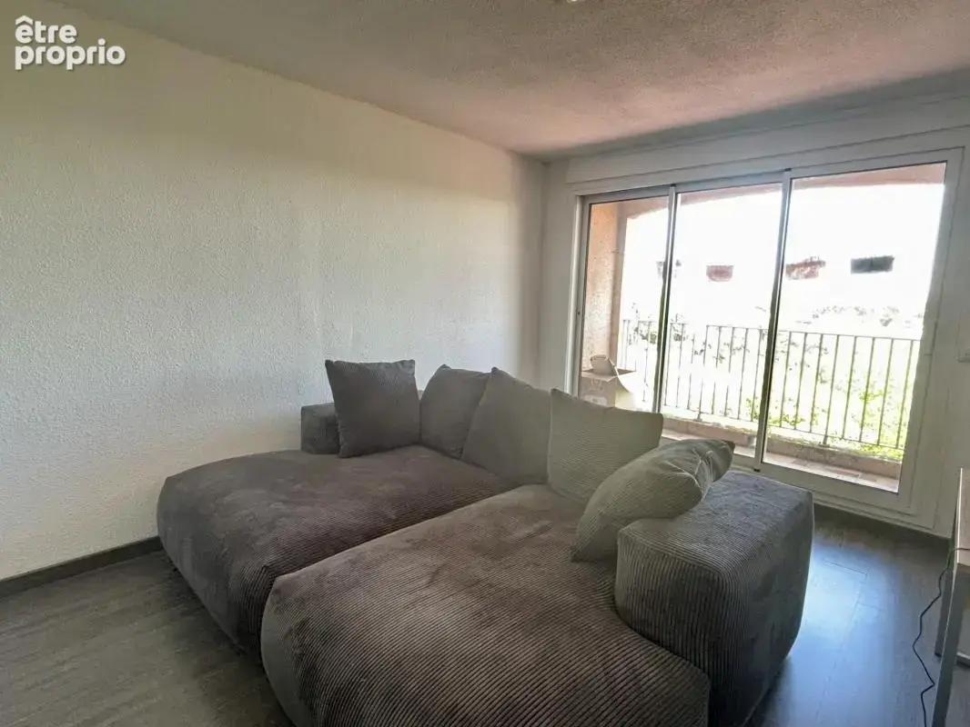 Appartement de T2 vendu loué avec balcon dans résidence avec ascenseur - photo 3