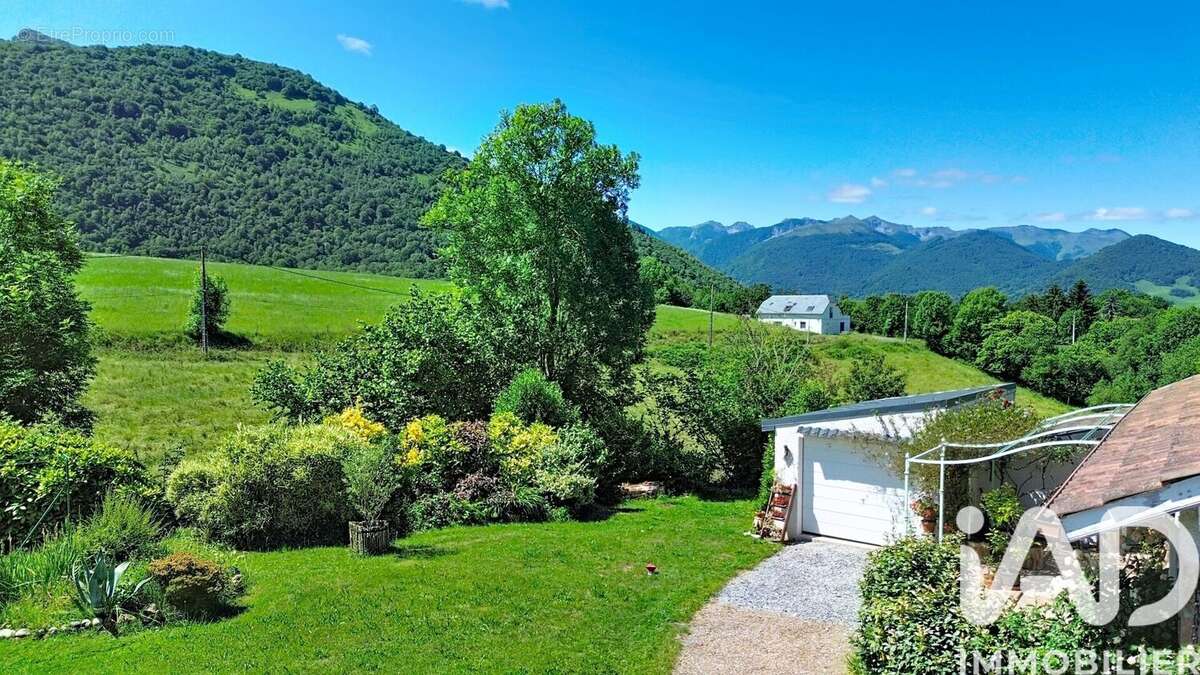 Photo 2 - Maison à LESTELLE-BETHARRAM