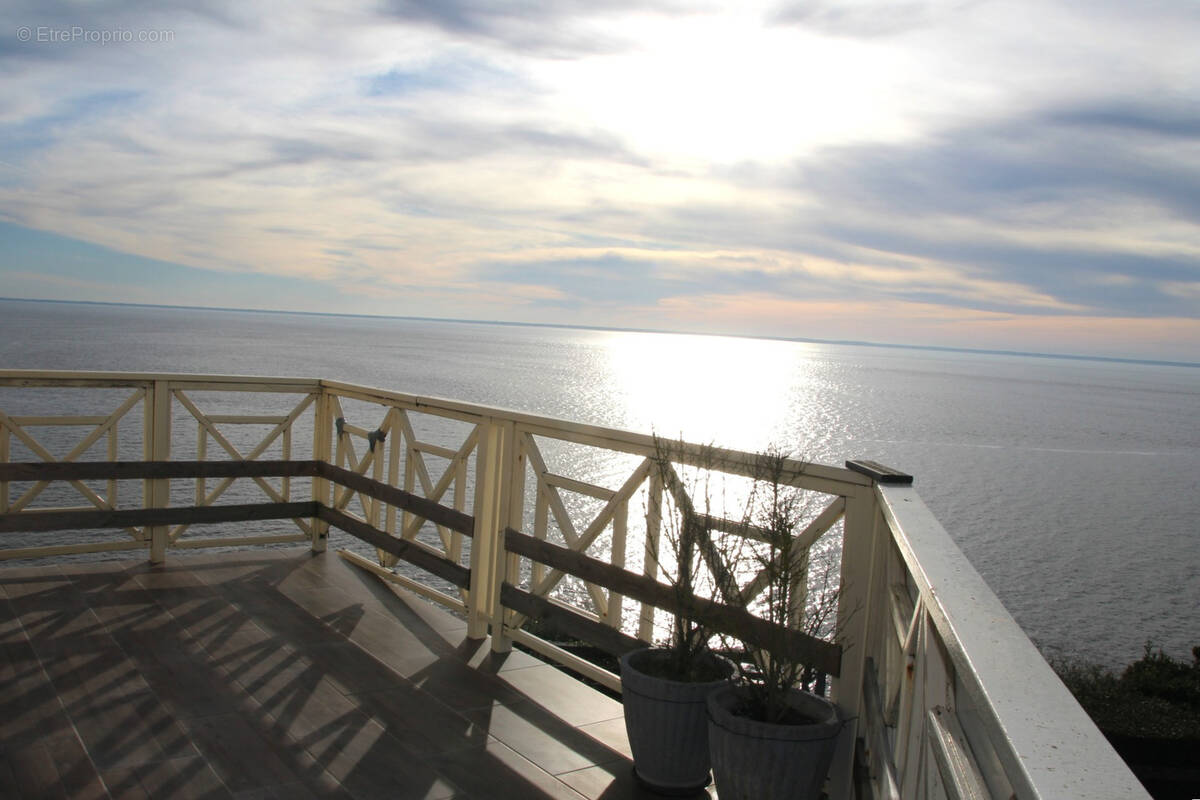 Appartement à MESCHERS-SUR-GIRONDE