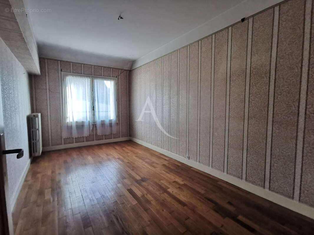 Maison à SAINT-CLAUDE-DE-DIRAY