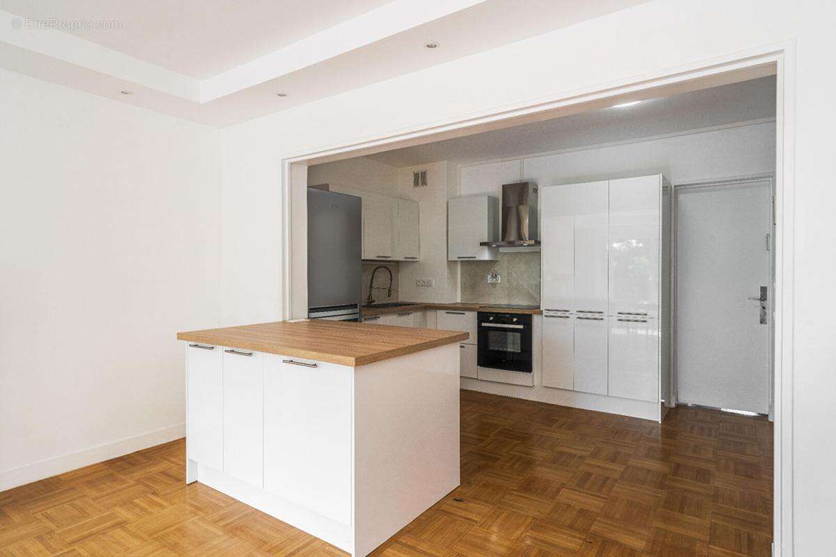 Appartement à PARIS-19E
