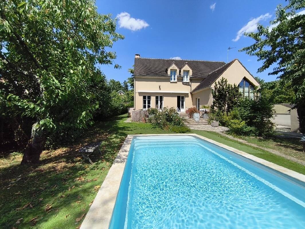 Maison à NESLES-LA-VALLEE
