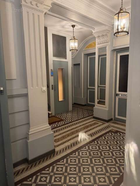 Appartement à PARIS-17E