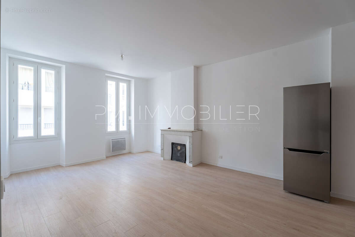Appartement à MARSEILLE-5E