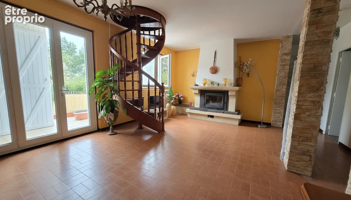 FONTENILLES : Maison familiale avec grand terrain, garage et vue dégagée sur les champs - photo 22