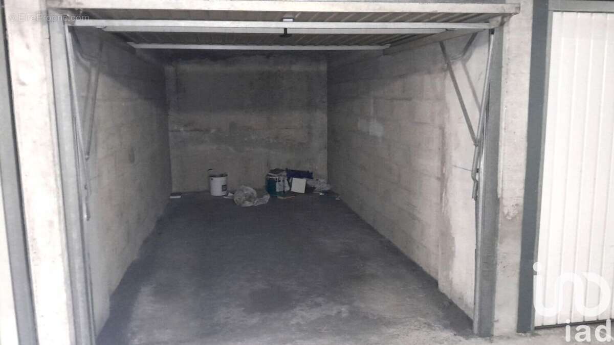 Photo 2 - Parking à PARIS-17E