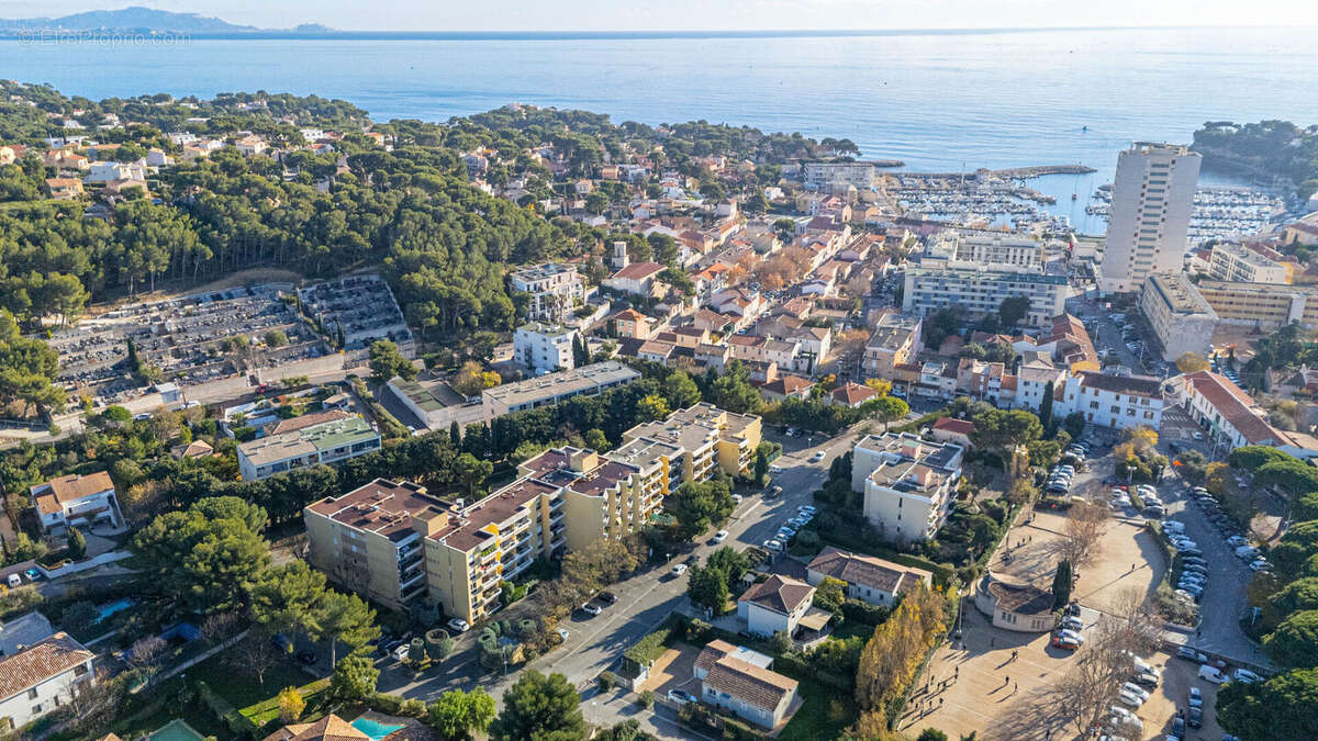 Appartement à CARRY-LE-ROUET