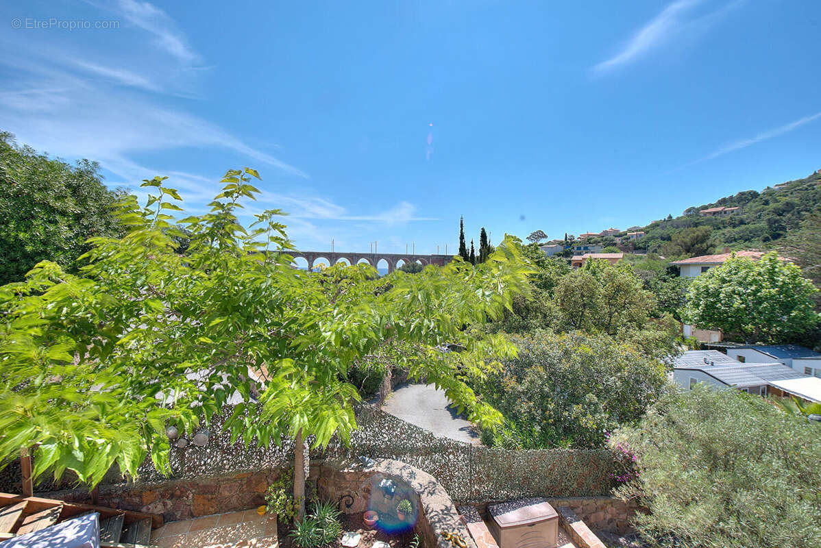 Villa bord de mer et esterel  133 m2  saint raphael - photo 16