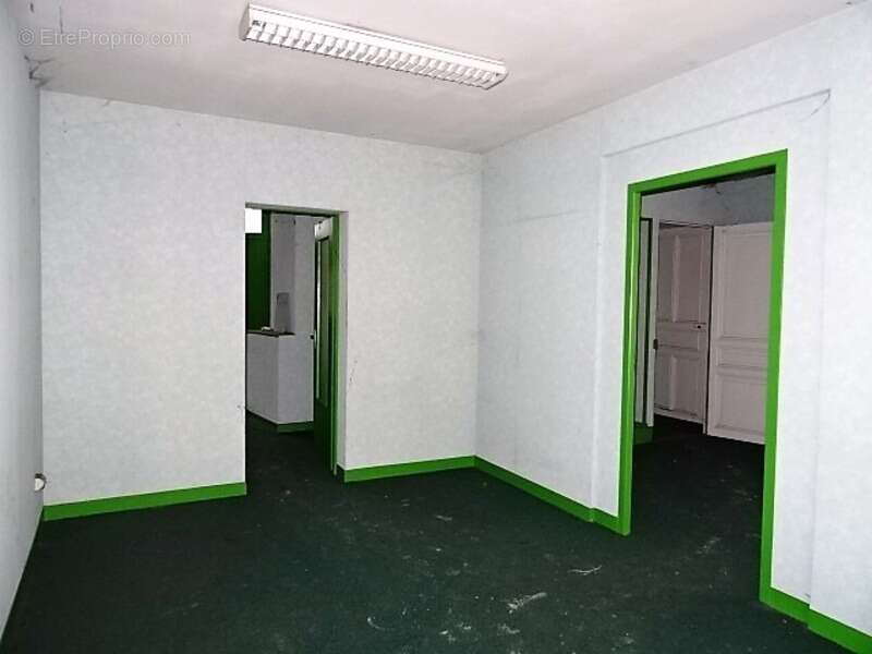 Dpt Vienne (86), à vendre CHATELLERAULT immeuble - Terrain de 332,00 m² - photo 7