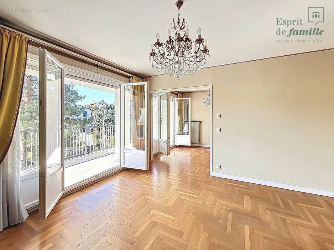 Appartement à SAINTE-FOY-LES-LYON