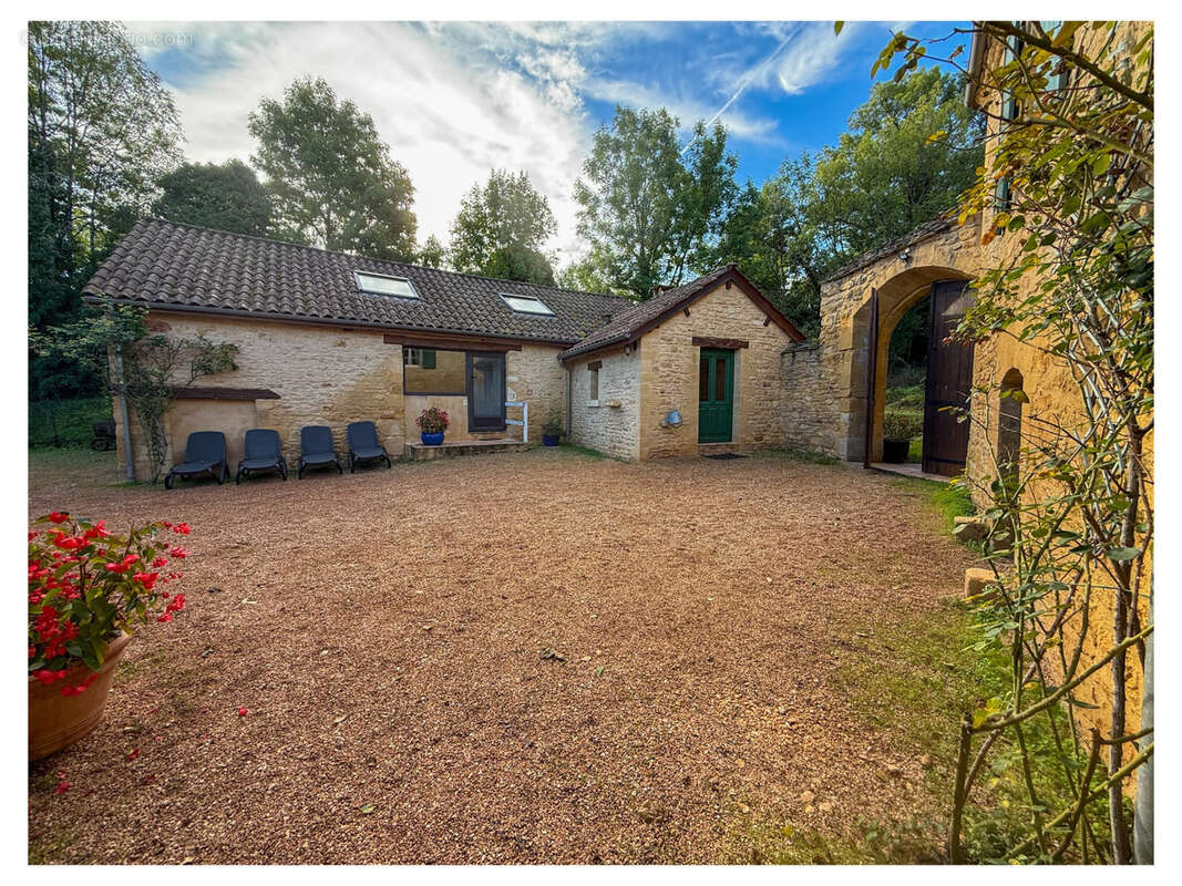 Maison à SAINT-AMAND-DE-COLY