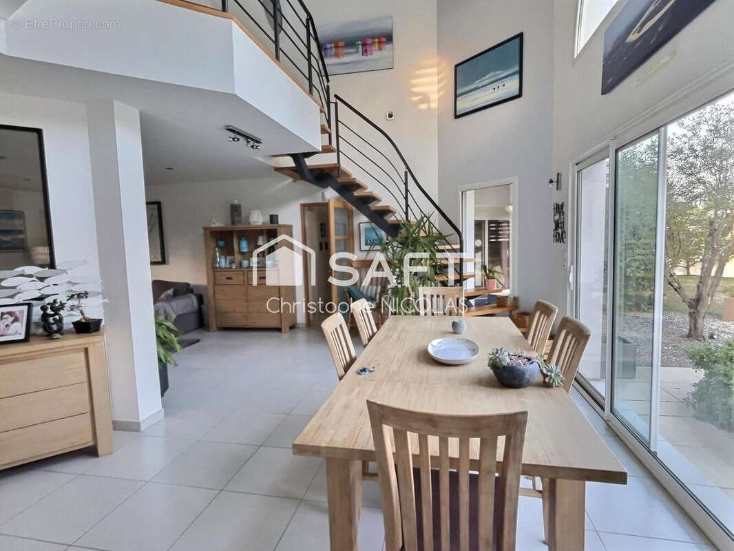 Photo 2 - Maison à SAINT-JEAN-D'ILLAC