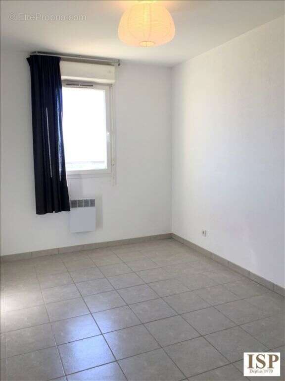 La Duranne - Appartement T3 - Vue dégagée avec terrasse + Parking - photo 10