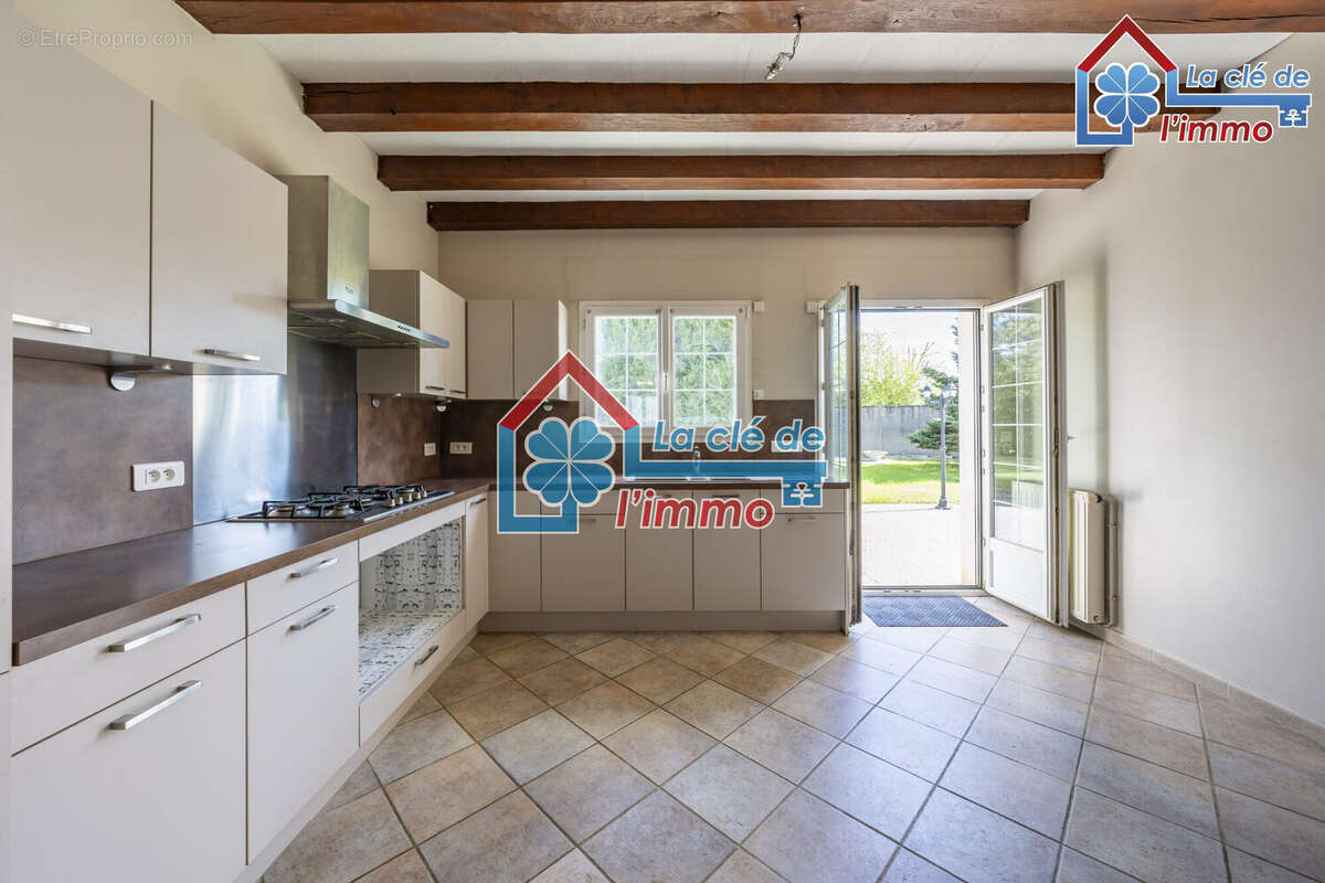 Maison 120 m² à Moissy-Cramayel  - photo 3