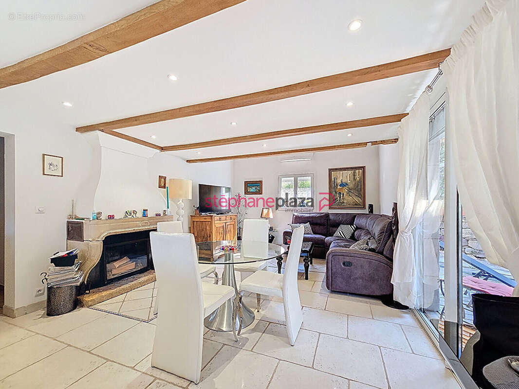 Maison à MANDELIEU-LA-NAPOULE