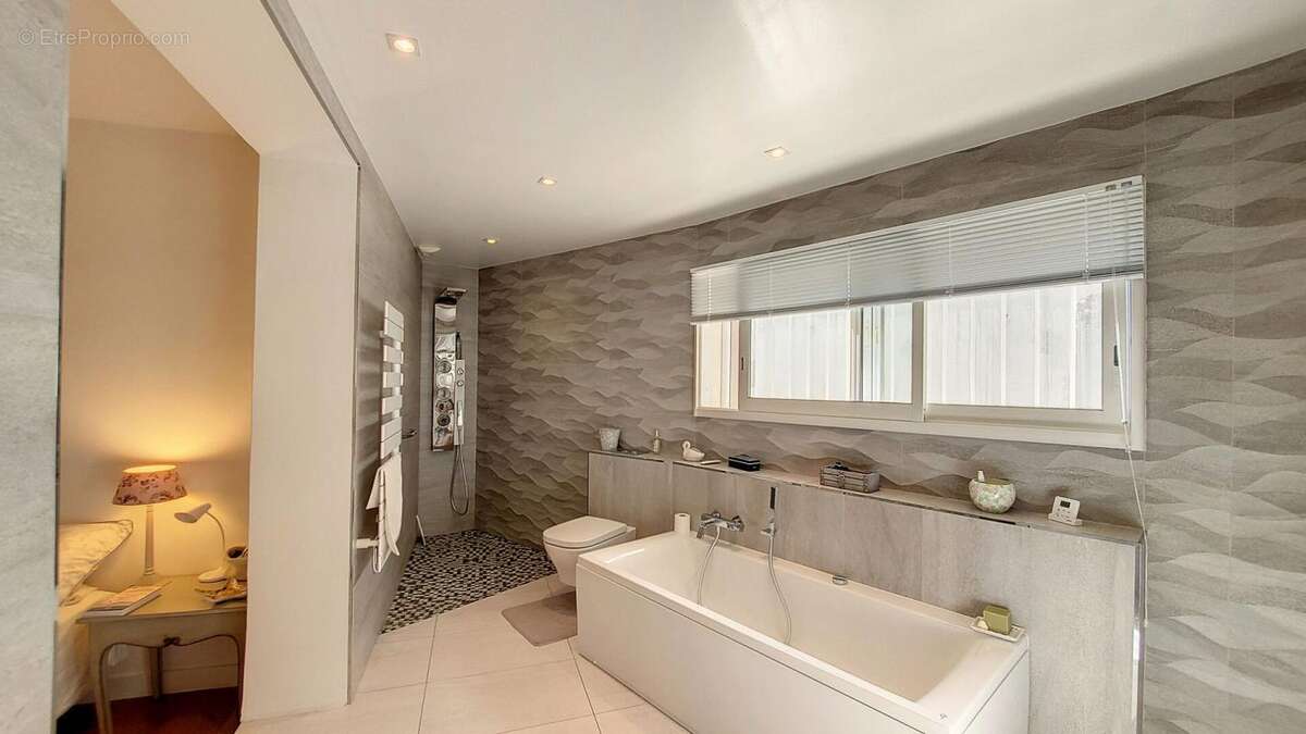 Appartement à VILLENEUVE-LOUBET