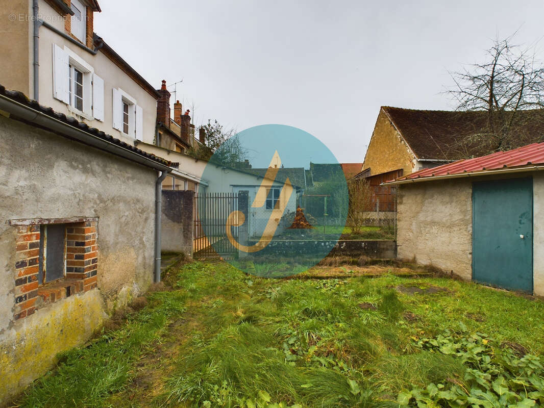 Maison de village polyvalente à Arquian : résidence principale, secondaire ou investissement locatif - photo 36