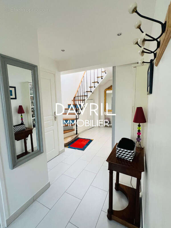 Maison à CHANTELOUP-LES-VIGNES