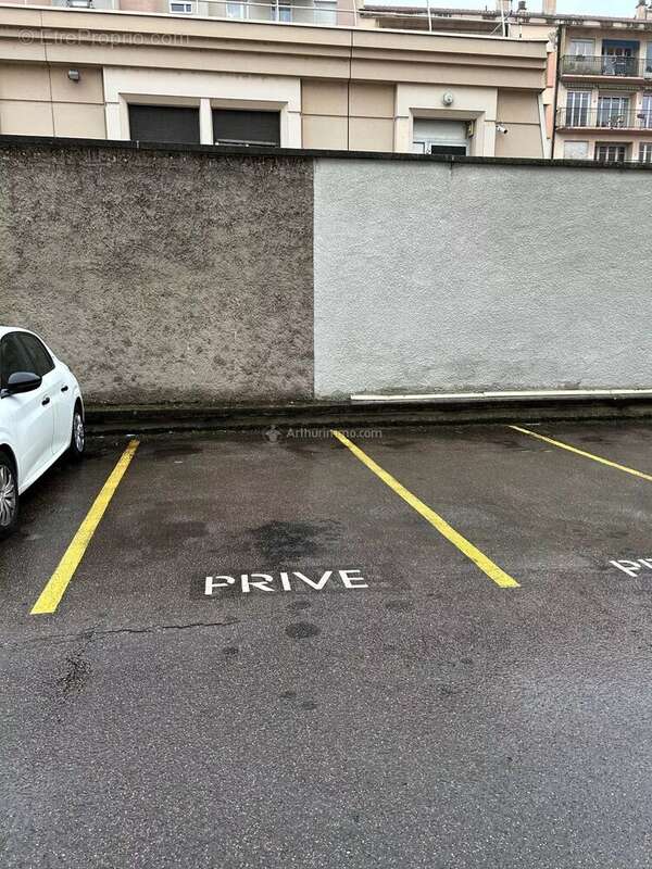 Parking à VILLEURBANNE