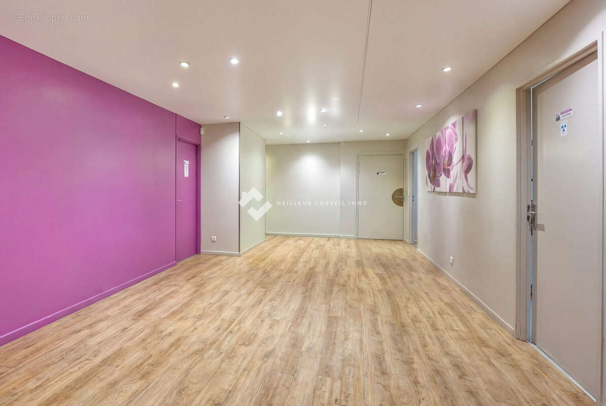 Appartement 108 m² à Saint-Bonnet-De-Mure  - photo 7