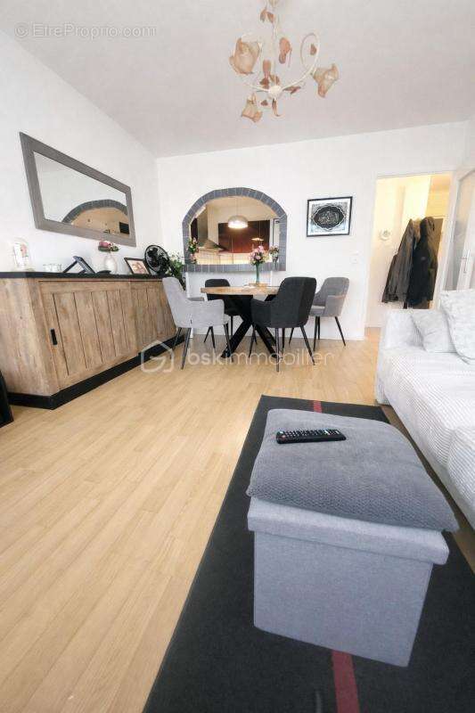 Appartement avec stationnement privé et box en cave - photo 3