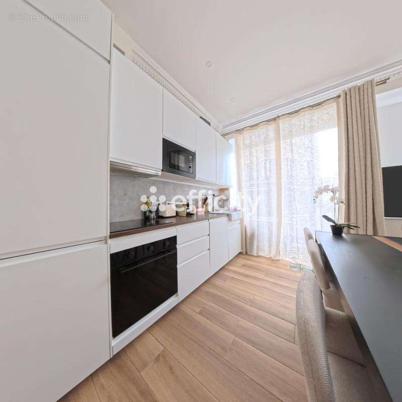 Appartement à PARIS-12E