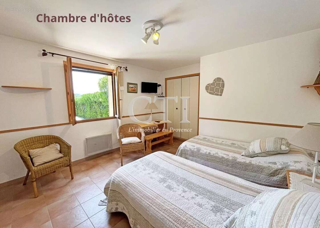 Maison à VAISON-LA-ROMAINE