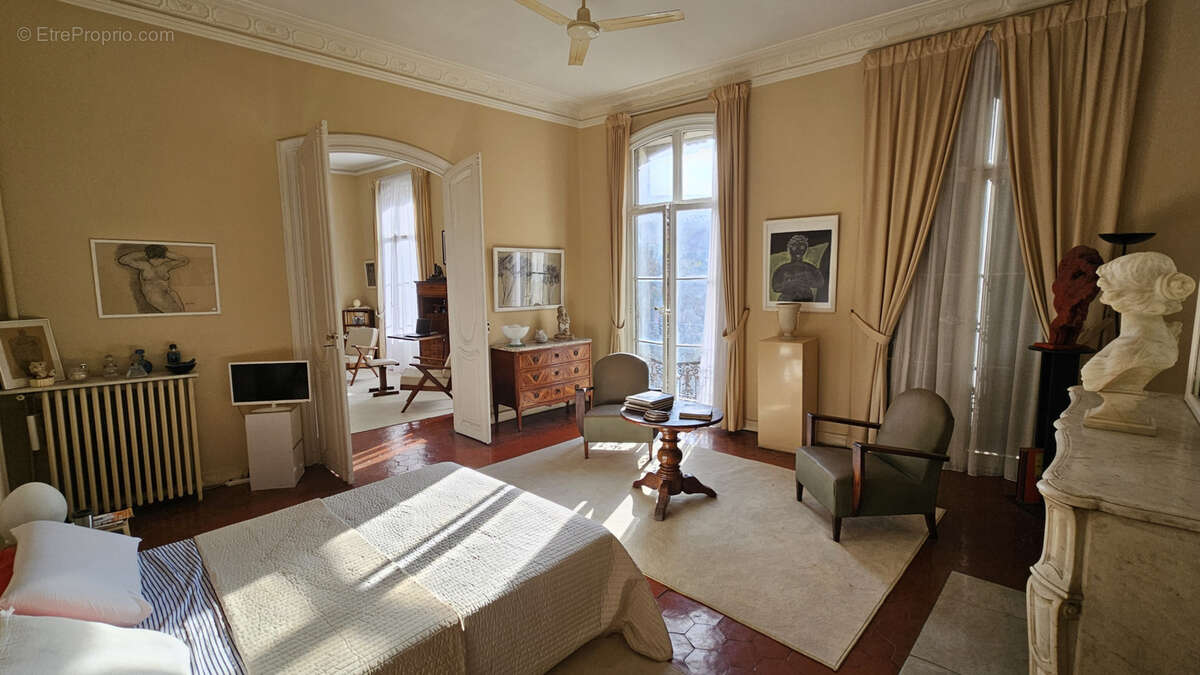 PERPIGNAN Appartement bourgeois situé au coeur du centre historique - photo 5