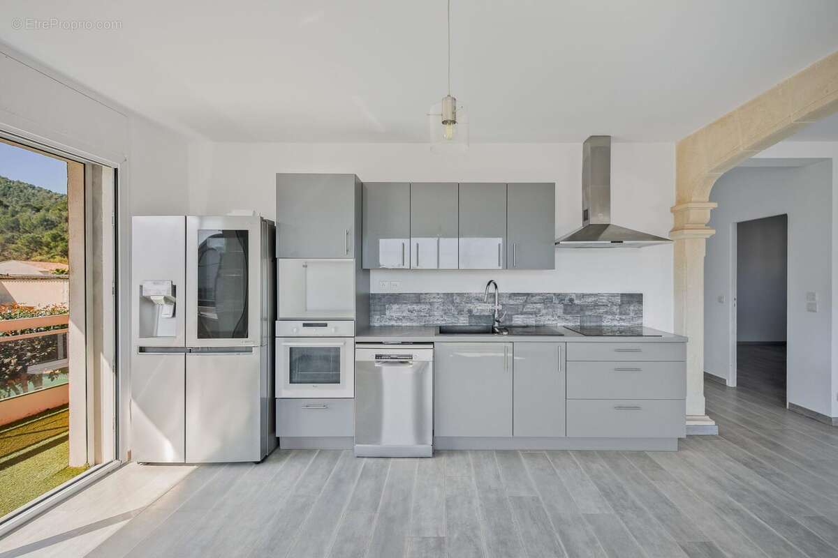 Appartement à HYERES