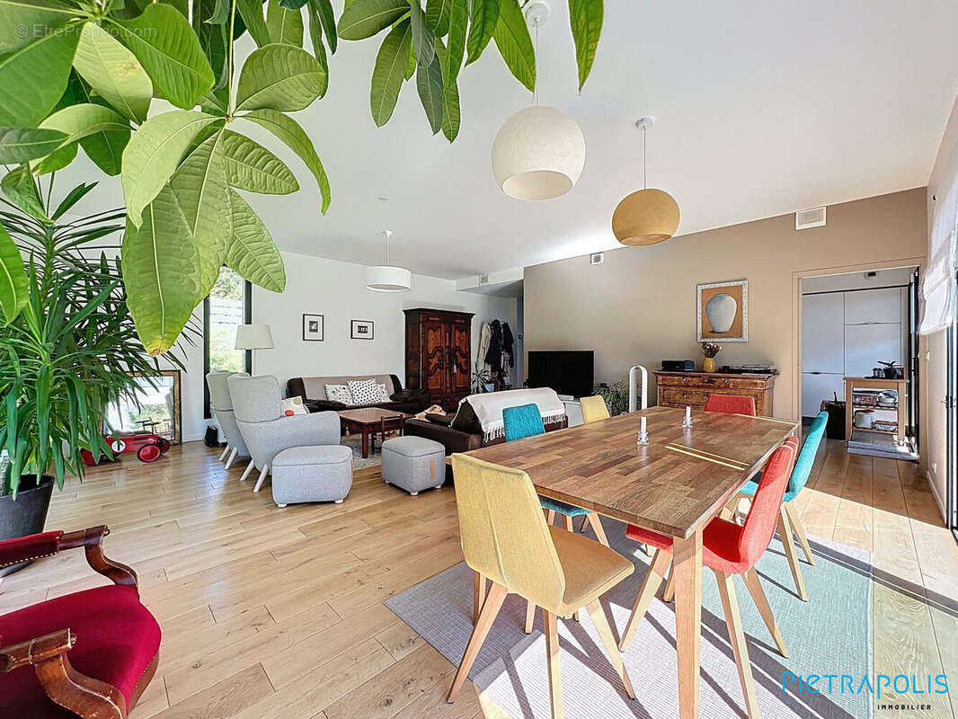 Maison à FLEURIEUX-SUR-L&#039;ARBRESLE