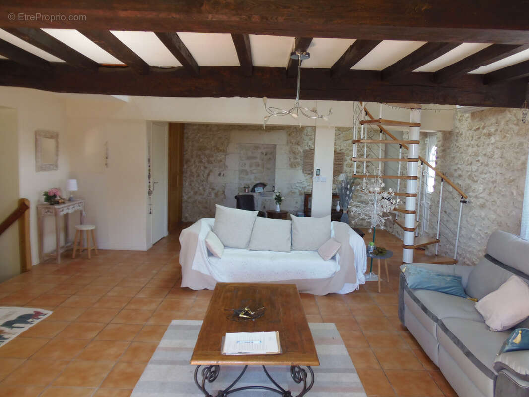 Maison à CHENAC-SAINT-SEURIN-D&#039;UZET