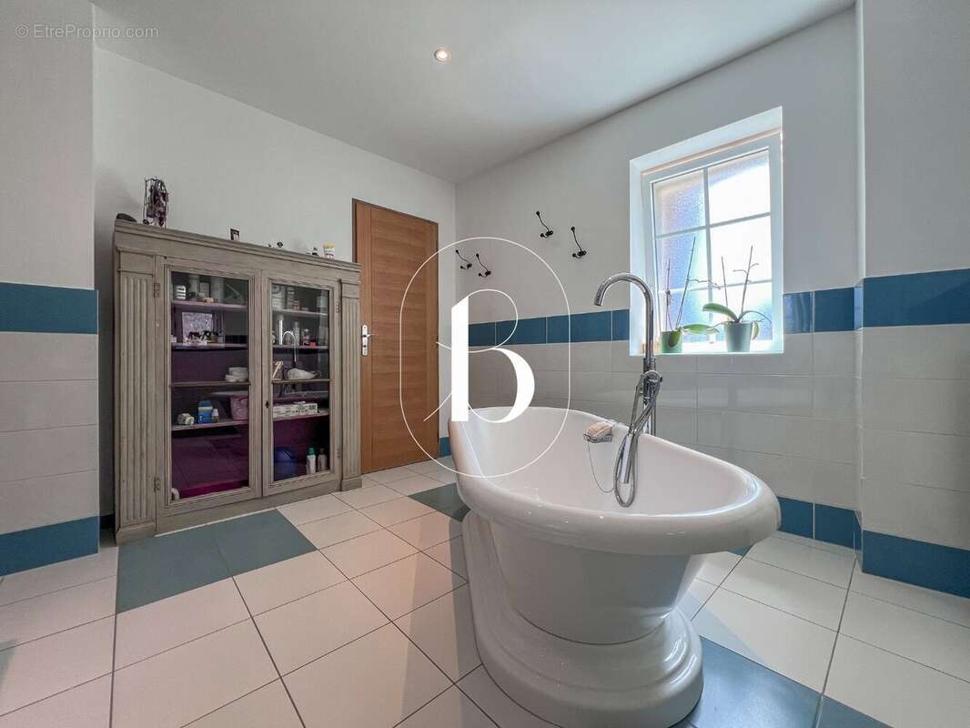 Maison 185 m² à Goudargues  - photo 32