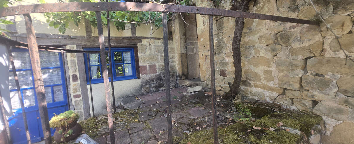 Maison en pierre à rénover - Charme et authenticité au cœur de Ligneyrac - photo 2